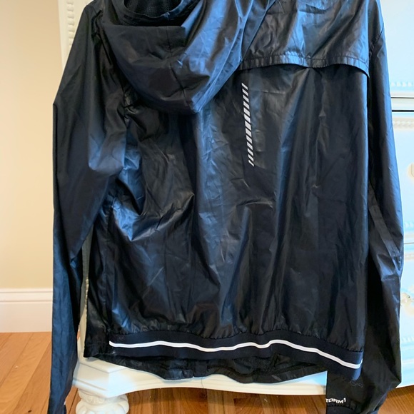 Under Armour Windbreaker - Picture 5 of 8